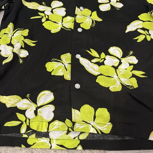 ✨Print button down✨ - Picture 2 of 6